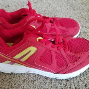 Size 1.5 Tennis shoes Champion